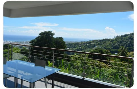 Natural landscape, View (from property/room), Balcony/Terrace, Dining area, Mountain view, Sea view