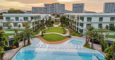 Garden view, Swimming pool