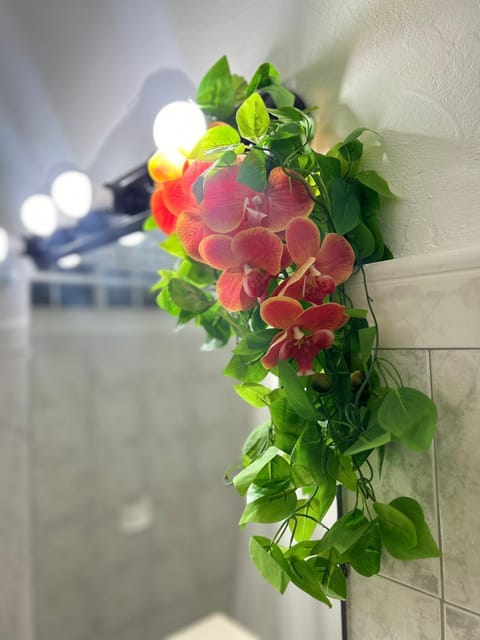 Bathroom, Decorative detail