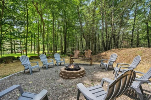 A-frame Chalet With Hot Tub Near Skiing Mountains Chalet in Pocono Mountains