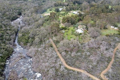 By the River - idyllic getaway House in Margaret River