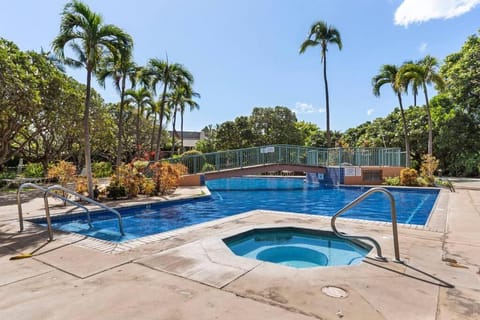 Hot Tub, Swimming pool