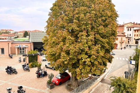 Property building, Neighbourhood, City view, Street view, Location