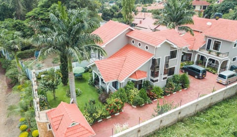 Property building, Day, Garden, Garden view, Street view