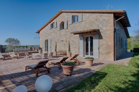 Patio, Facade/entrance
