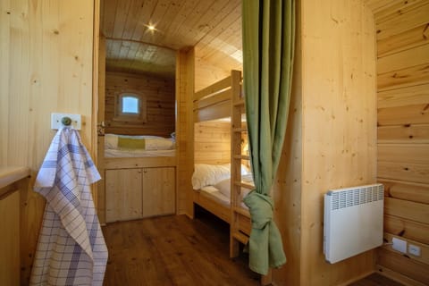 Bed, Photo of the whole room, Decorative detail, Bedroom, On site, bunk bed