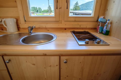 Kitchen or kitchenette, Photo of the whole room, Decorative detail, On site