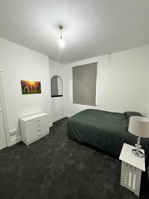 Champs place Apartment in Cardiff