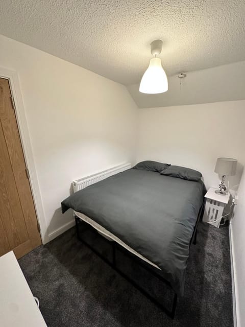 Champs place Apartment in Cardiff