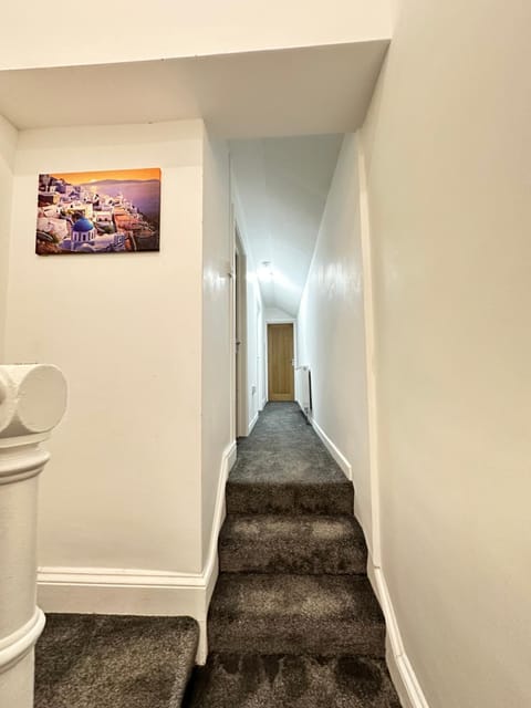 Champs place Apartment in Cardiff