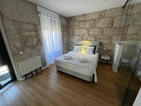 Ameixial Suites Bed and Breakfast in Porto