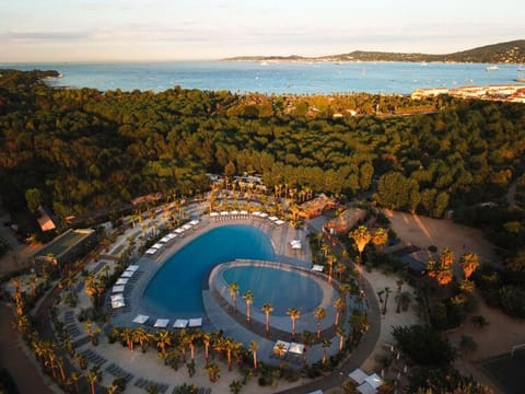 Nova Lodges Campeggio /
resort per camper in Grimaud