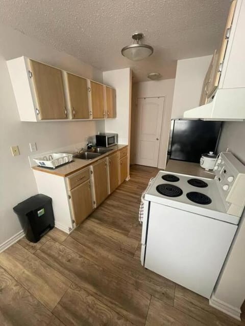 Close to TRU, Sun Peak, shopping Apartment in Kamloops