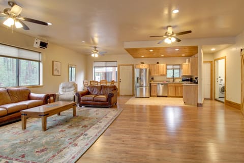 Pet-Friendly Retreat in Lakeside Near Rainbow Lake Apartment in Pinetop-Lakeside