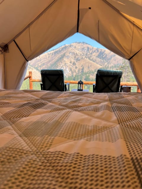 Tent 1 Oxen-Le-Fields Montana Luxury tent in Salmon River