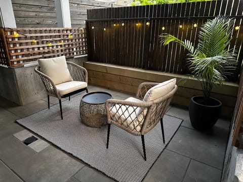 Patio, Balcony/Terrace, Seating area