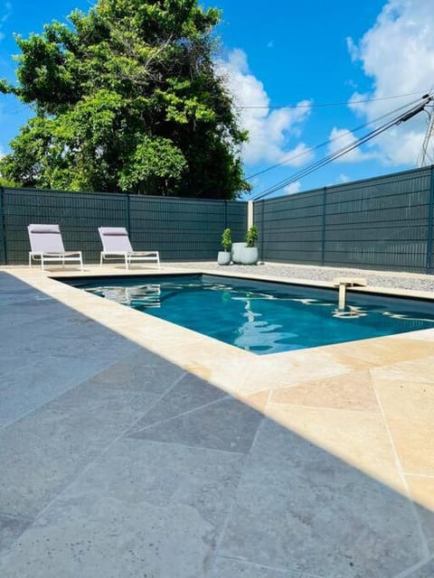 Pool view, Swimming pool, sunbed