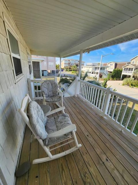 WHOLE HOUSE - Short walk to the beach Casa in Ocean Isle Beach