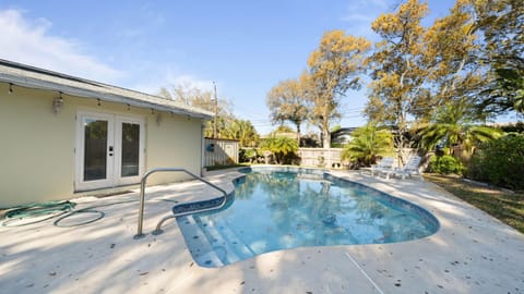 Pool view, Swimming pool, Swimming pool