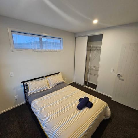 Entire house - Brand New 2 Bedroom house House in Lower Hutt