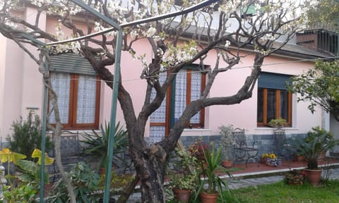 Casa Tra Il Verde E Il Blu Apartment in Genoa