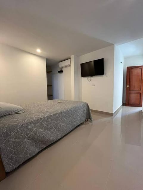 Suite Acogedora Wifi BañoTV AC Apartment in Piura