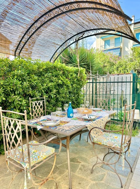 Patio, Spring, Garden, View (from property/room), Dining area