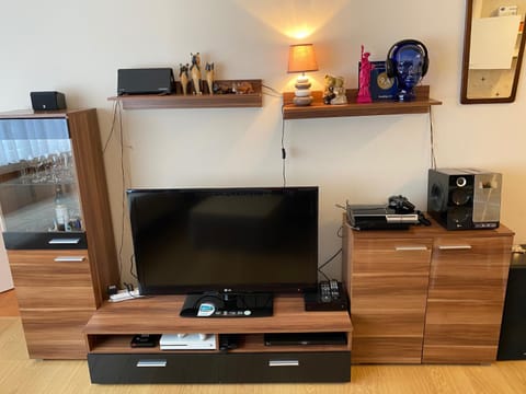 Game Room, Living room