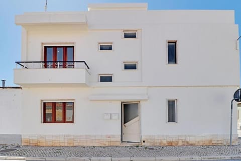 Almond House Apartment in Monte Gordo