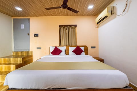 Seafront Stay Candolim Bed and Breakfast in Baga