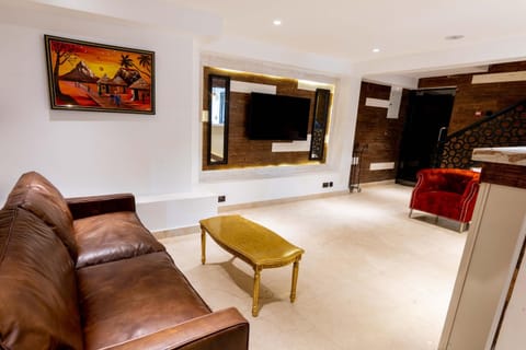 TV and multimedia, Lobby or reception, Seating area