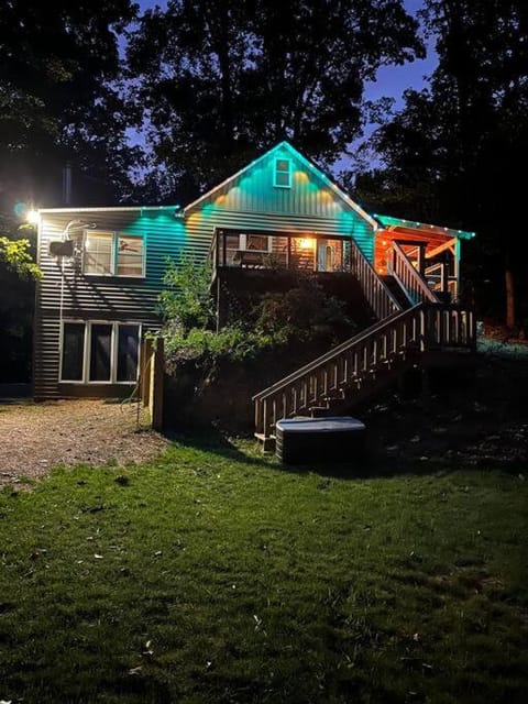 Nice little cabin at the lake Casa in High Rock Lake