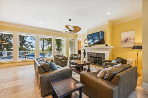 18 Sand Dollar Road- Oceanfront, Large Private Pool, Hot Tub Free Activities Included House in Hilton Head Island