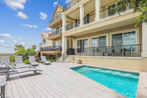 21 Horvaths Peninsula- Oceanfront, Pool, Elevator, Free Activities Included House in Hilton Head Island