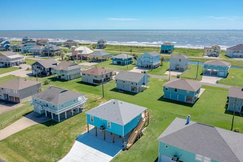 Tide's Up Sand Castle Home home House in Bolivar Peninsula