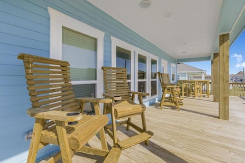 Tide's Up Sand Castle Home home House in Bolivar Peninsula