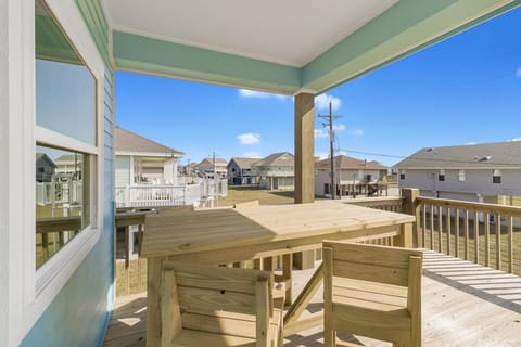 Tide's Up Sand Castle Home home House in Bolivar Peninsula