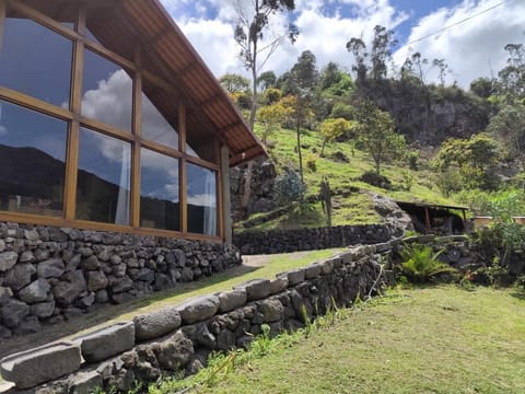 Property building, Spring, Day, Natural landscape, Garden, Garden view, Garden view, Mountain view