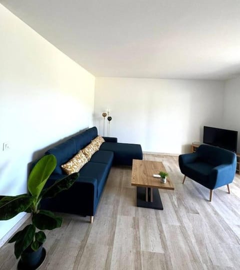 14475 deux pièces dans une résidence Apartment in Mandelieu-La Napoule