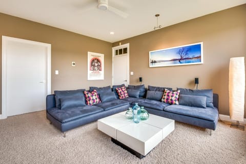 Modern Retreat with River View in Roswell! Apartment in Roswell