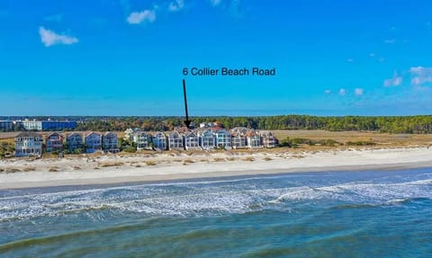 6 Collier Beach Road- Oceanfront, Large Pool, Elevator, FREE Activities Included Haus in Singleton Beach