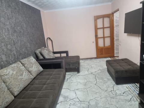 Хорошая уютная квартира Apartment in Almaty