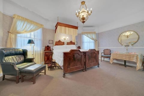 Romantic Victorian Getaway The Blue Room Hotel in Sutter Creek