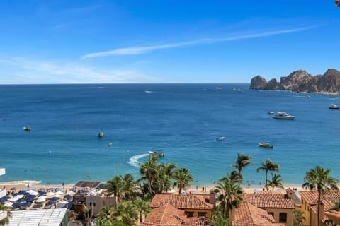 4BD 2-level Penthouse 5-Star Beachfront Paradise. House in Cabo San Lucas