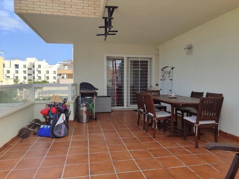 BBQ facilities, Balcony/Terrace, Sports