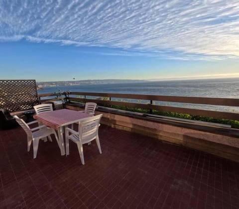 Reñaca Gran terraza con vista al mar Apartment in Vina del Mar