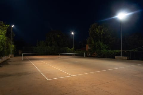 Night, Tennis court