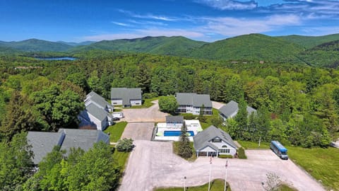 Beautifully Renovated 2 Room, 2 Bath Suite in Killington - Shuttle and Lift Ticket Discounts! 542 House in Mendon