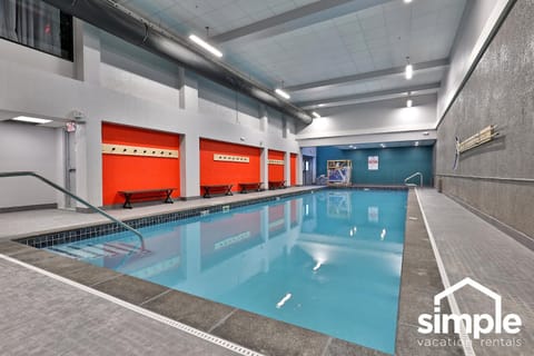 Modern 3BR-2BA Mountain Green Condo - Pool, Hot Tub, Gym, Bus, Lift ticket deals! 1C5 House in Mendon