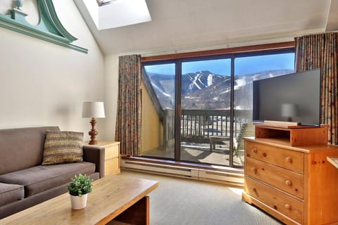 Loft, Top-Floor Mountain View 2BR-2BA at Mountain Green, Discounted Lift Tickets! House in Mendon